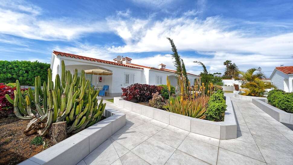 Adonis Bungalows