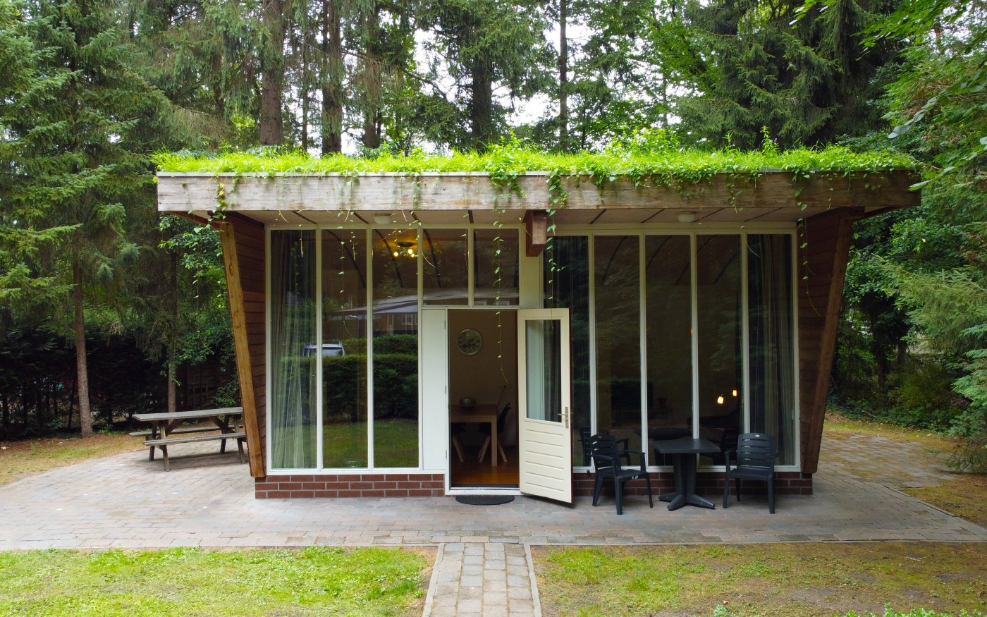 Overnachten in een unieke grasdakwoning