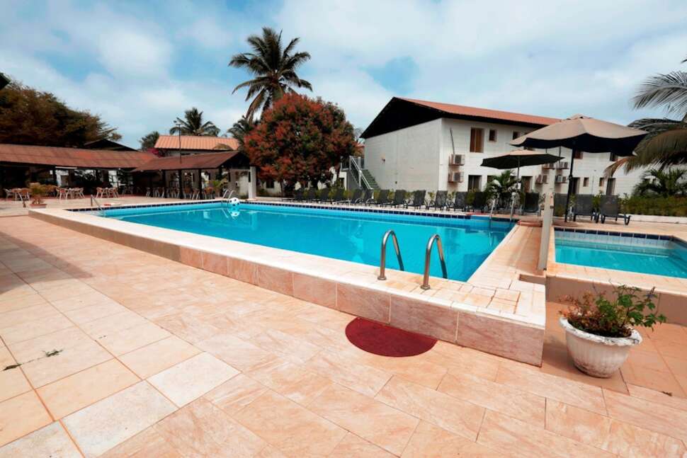 Bungalow Beach Hotel